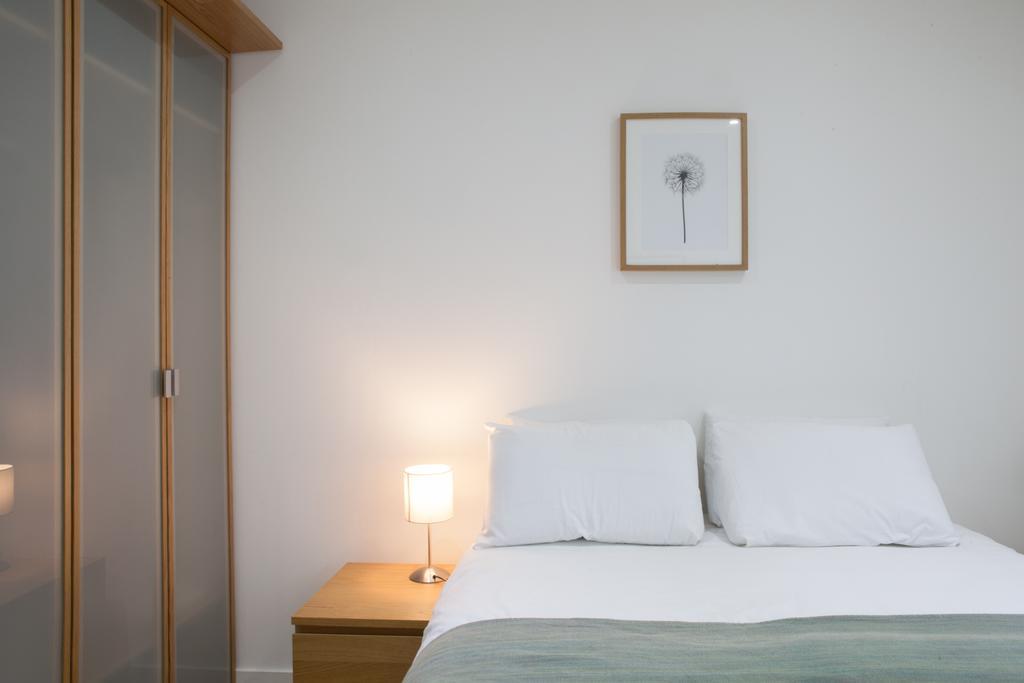 Victoria Station Apartment Лондон Екстер'єр фото